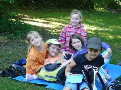 Heckenforscher der Klasse 2b im ÖBZ