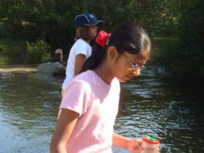 Leben im Wasser – Unterrichtsgang der Klasse 4a an den Hachinger Bach