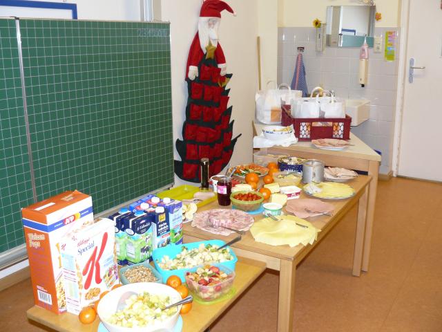 Weihnachtsfrühstück in allen Klassen