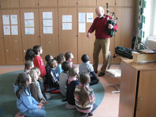 Besuch des Dudelsackspielers