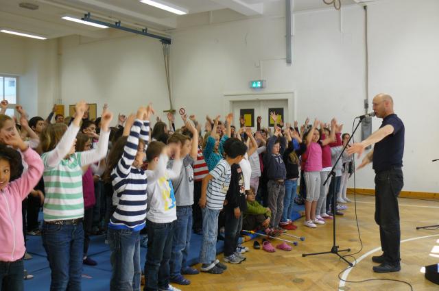 Musikhörstunde: Einmal musikalisch um die Welt