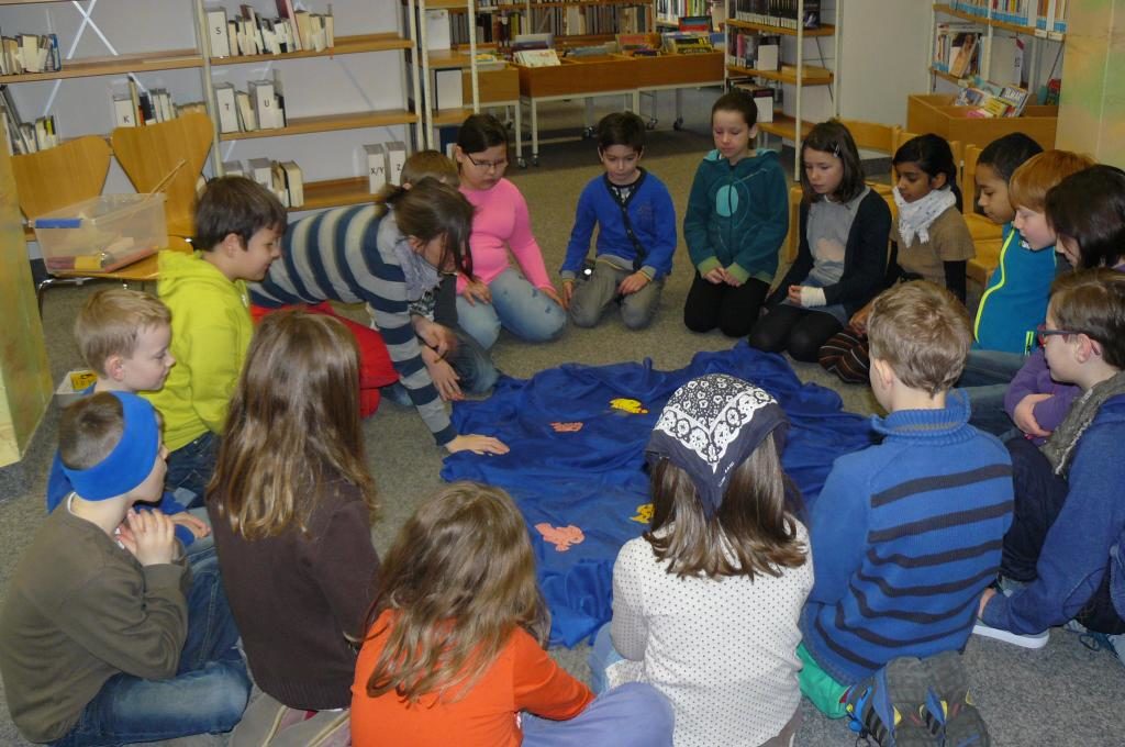 Wir kennen uns in der Bibliothek aus