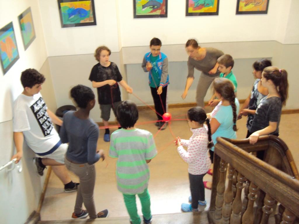 Grundschüler/ -innen lernen ihre zukünftige Mittelschule kennen