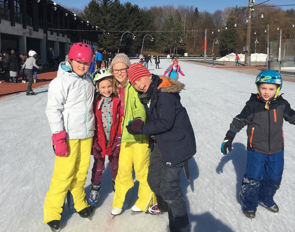 Eislaufen der Partnerklassen 1bi und 3bi