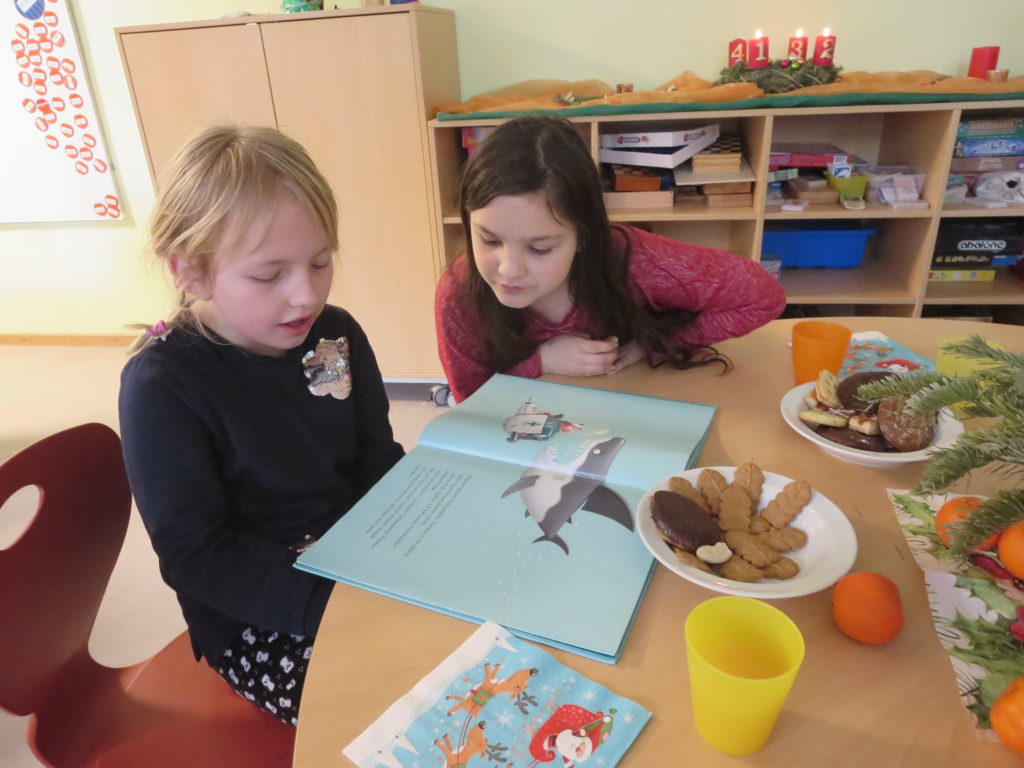 Adventstreffen der Patenklassen 2bi und 4bi