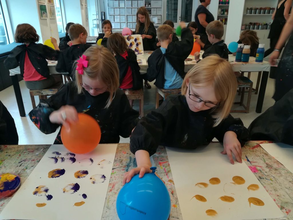 Unterrichtsgang der Klasse 1bi ins Kinderkunsthaus