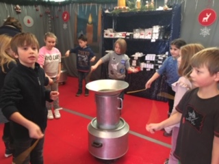 Kerzenenziehen im Advent