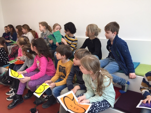 Auf Erkundungstour in der Stadtbibliothek